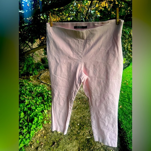 Ralph Lauren Light Pink Capris - Picture 4 of 6